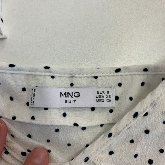 MNG Suit Mango Polka Dot Blouse Womens S Small White Cold Shoulder Drape Shirt - Picture 8 of 11